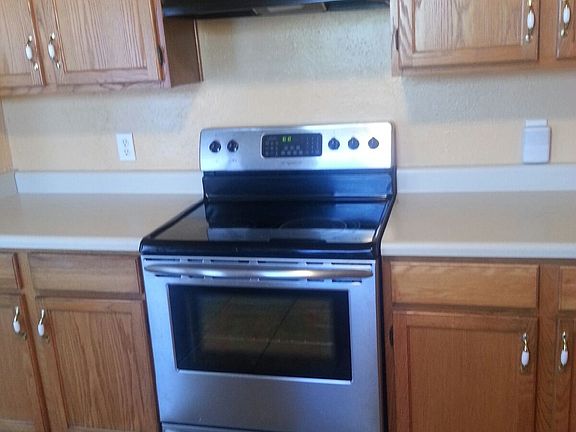 4th image of 2287 S Village Green St
