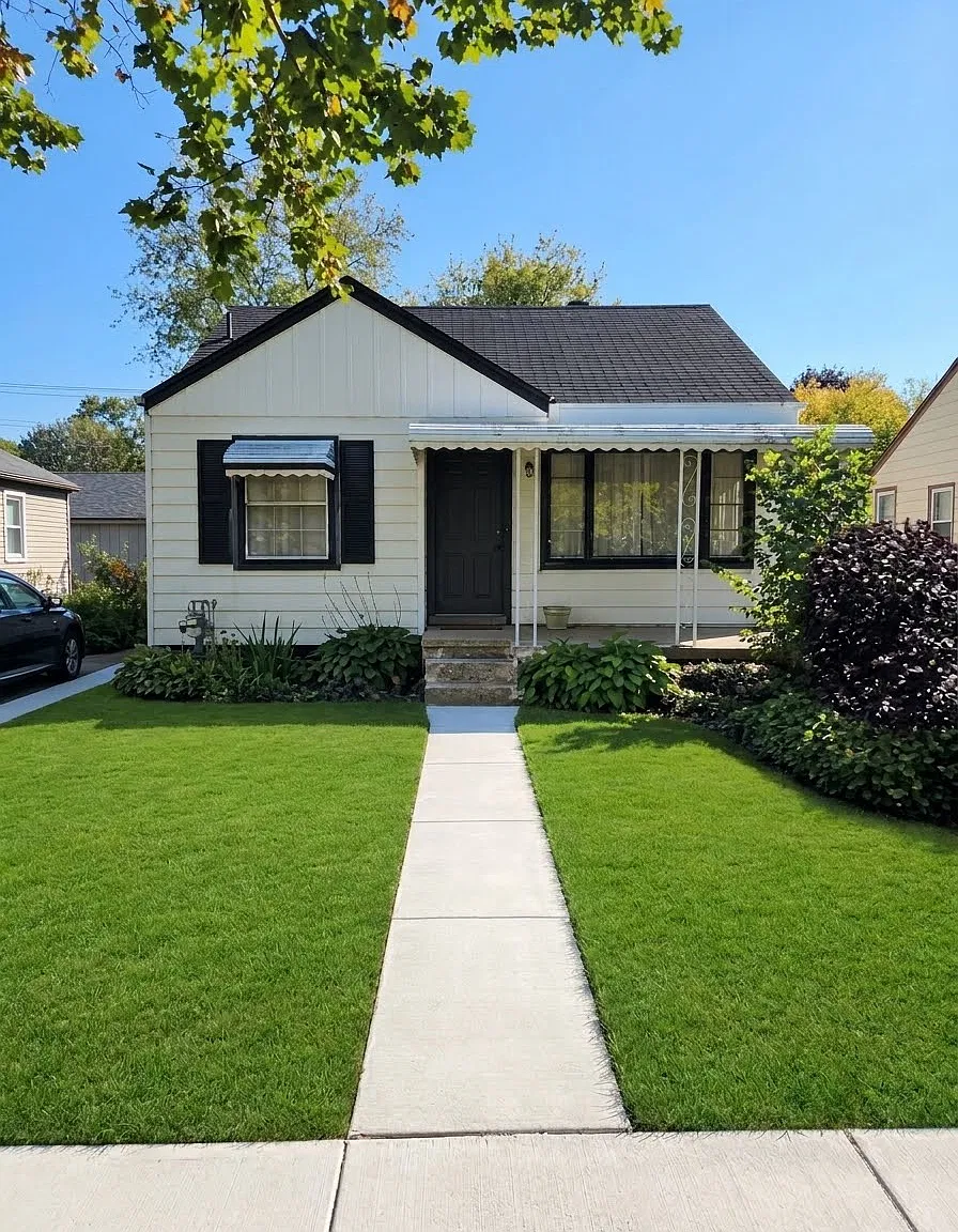 Beech Daly Rd, Redford — Photo 1