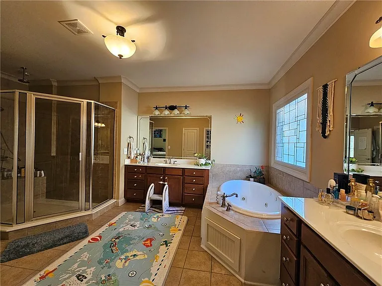 10924 Waters Rd — Photo 28