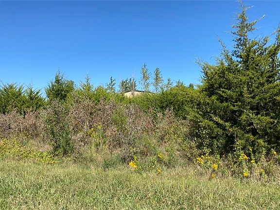 2nd image of 17 Ravens Roost Dr