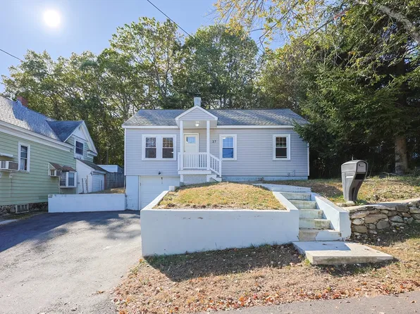 37 Maplewood Ave, Methuen, MA 01844