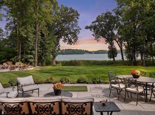 3698 Woodland Cove Pkwy, Excelsior, MN 55331