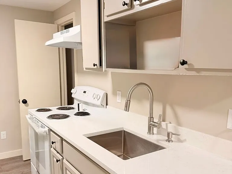 Pet-friendly Apartments for Rent in Hartford, VT! — Photo 1
