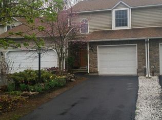 83 Woodside Dr, Albany, NY 12208