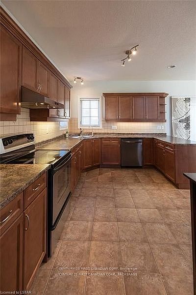 London House for rent - 4 Bedrooms — photo 8