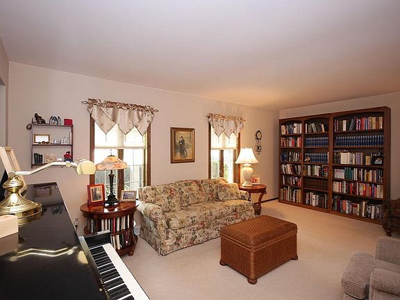 4th image of 2843 Coventry Ln