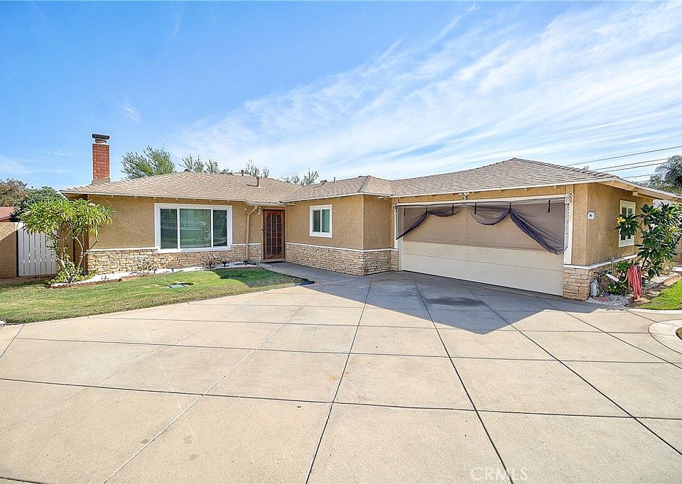 1st image of 10884 Cypress Ave