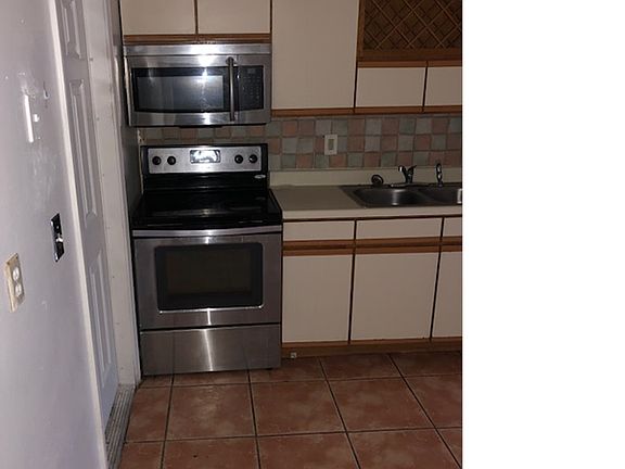 5th image of 212 NE 23rd Ave #2
