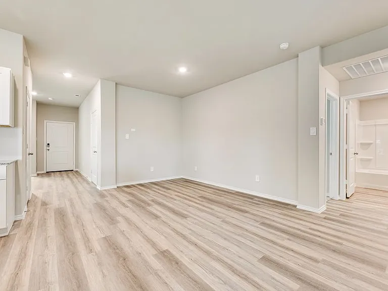 16521 Hudson Prairie Way — Photo 6