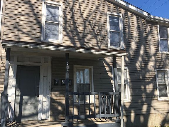 3rd image of 2606 Queen Ave #2