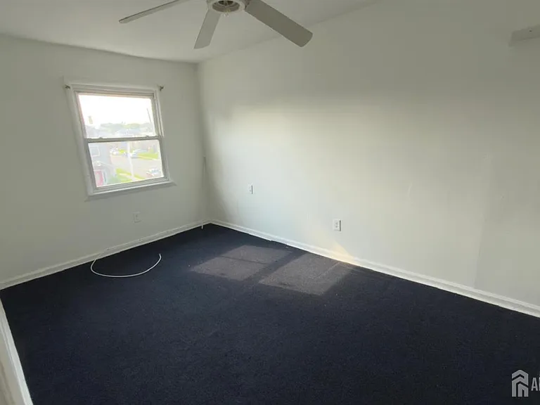 690 W Side Ave — Photo 8