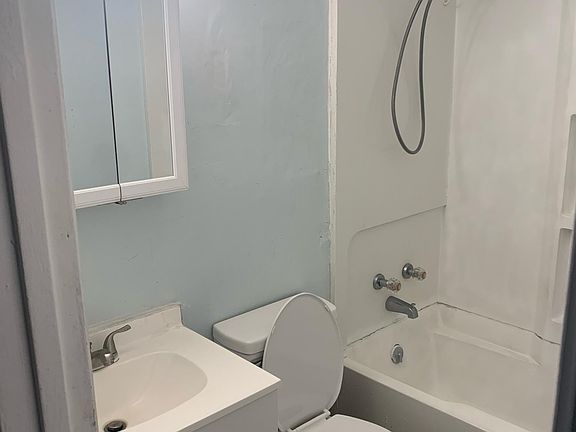 bathroom #1 Full