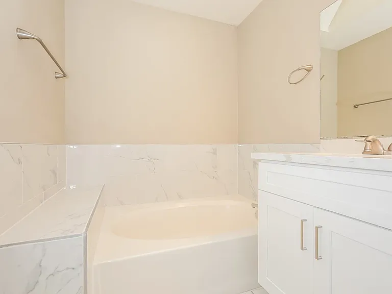 7313 Ribbon Ridge Ave — Photo 3