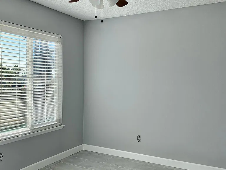 3405 Valencia Hill Dr — Photo 12