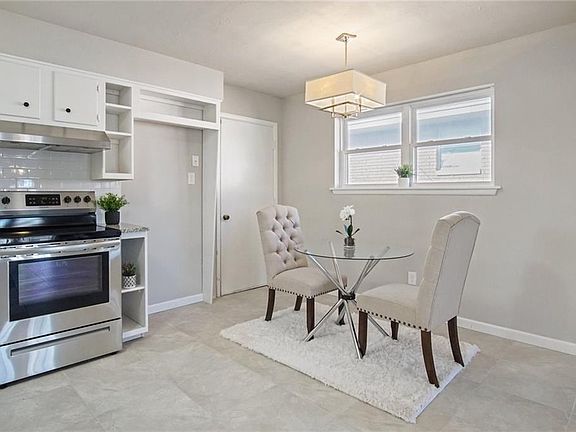 4th image of 4453 Woodedge Dr