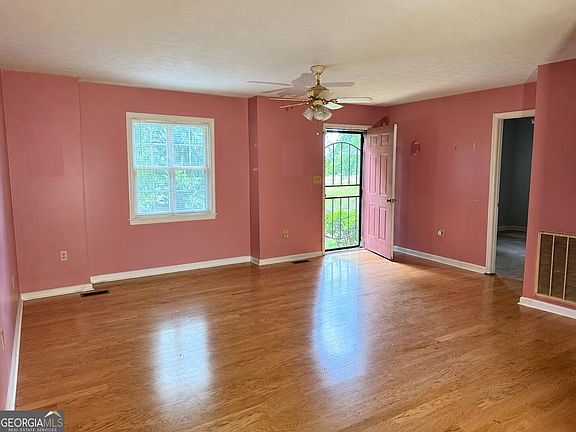 2nd image of 2304 Cummings Rd