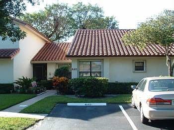 1st image of 640 Edgewater Dr