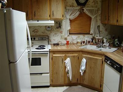 3rd image of 3908 NW 18th St
