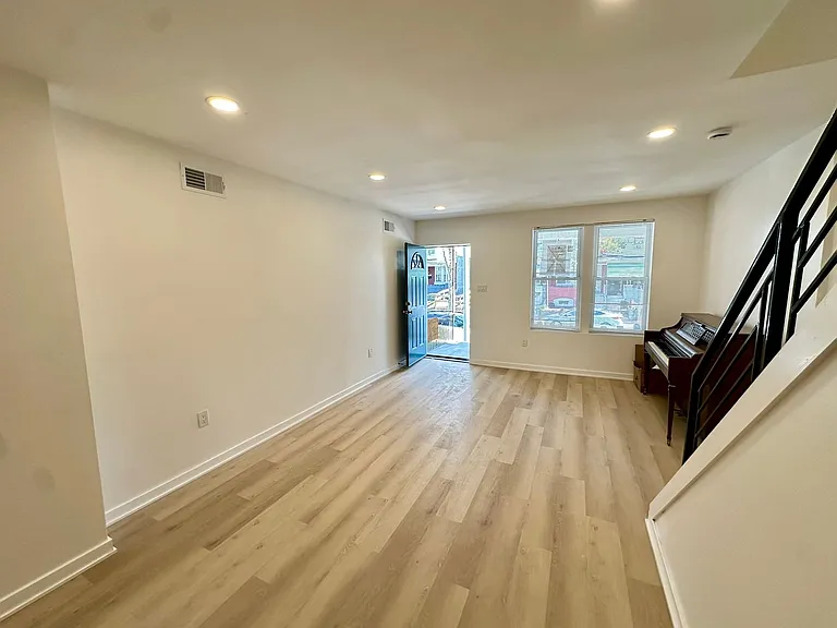 1446 N 60th St — Photo 5