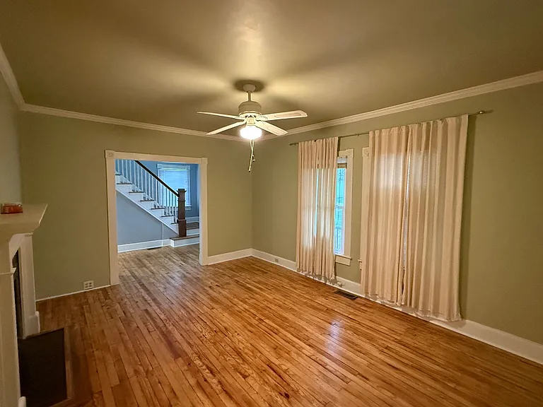 406 Robbins St — Photo 4