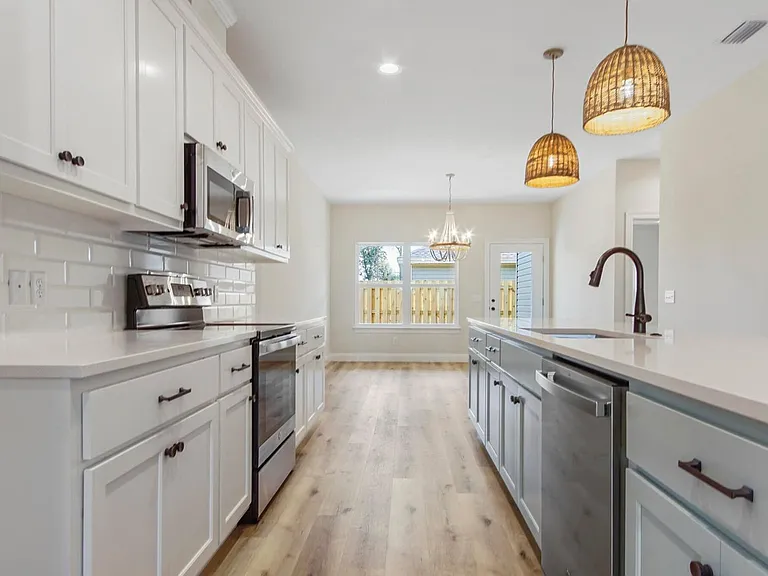 906 Mulberry Ave — Photo 5