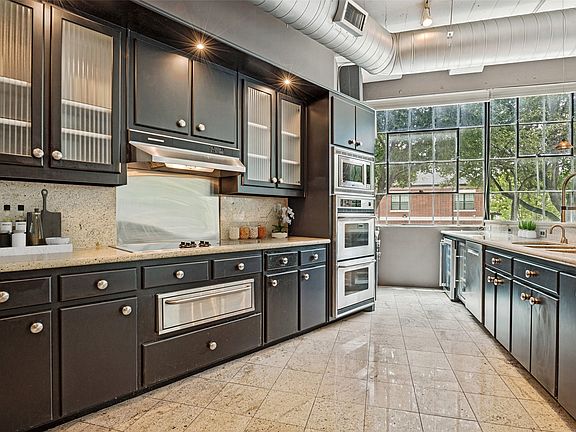 5th image of 2220 Canton St APT 101