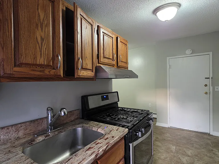 338 Orange St #A302 — Photo 1