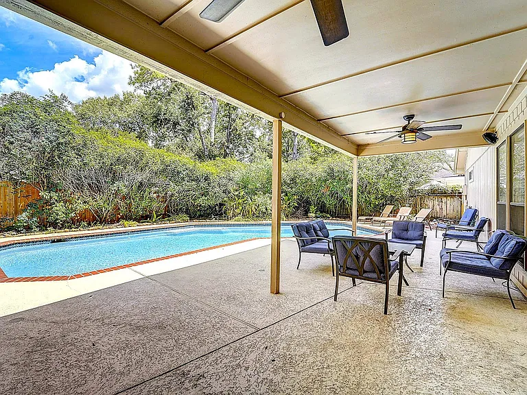 8111 Pine Green Ln — Photo 43