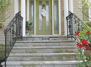 71 Laurel St, Lowell, MA 01852