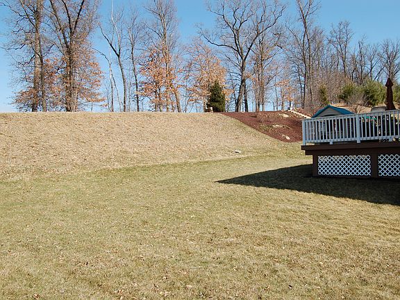 3rd image of 101 Lawnview Ct
