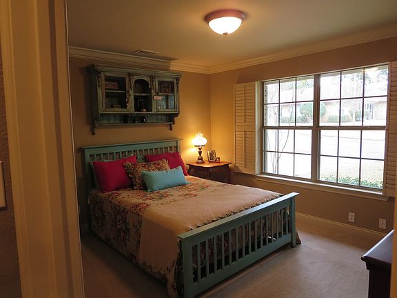 3rd image of 9905 Sandalwood Dr