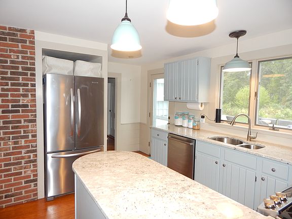 5th image of 23 Willow St
