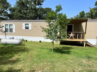 10340 Lakeway Dr, Bryan, TX 77807