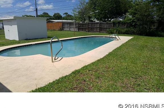 3rd image of 1907 Evergreen Dr