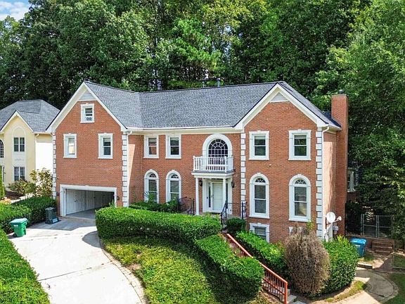 4th image of 660 Belgrave Ln