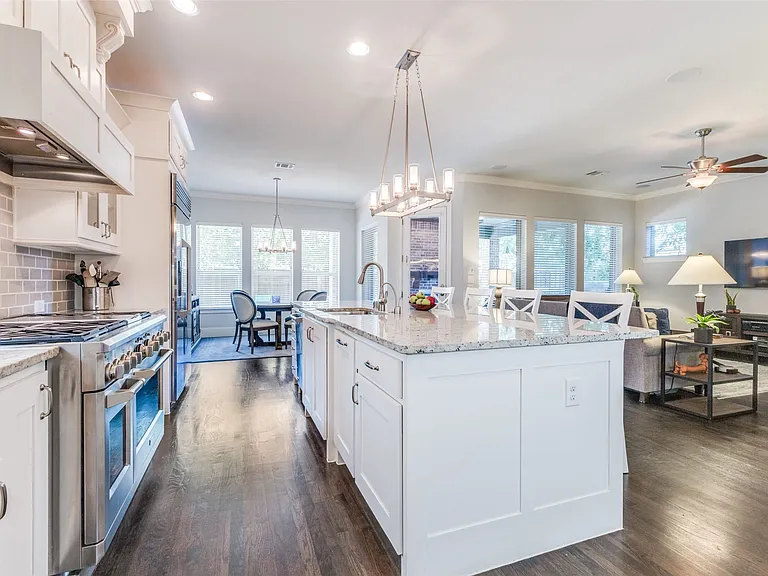 4008 N Cresthaven Rd — Photo 14