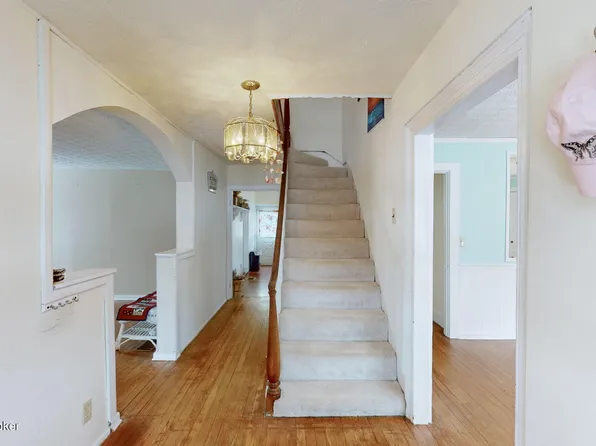 615 West St, Bedford, KY 40006