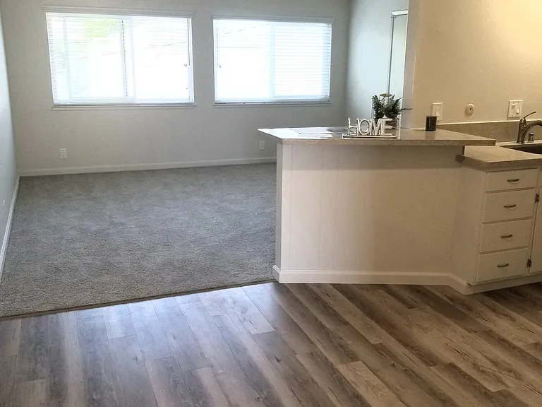Valley Manor Apartments — Photo 17