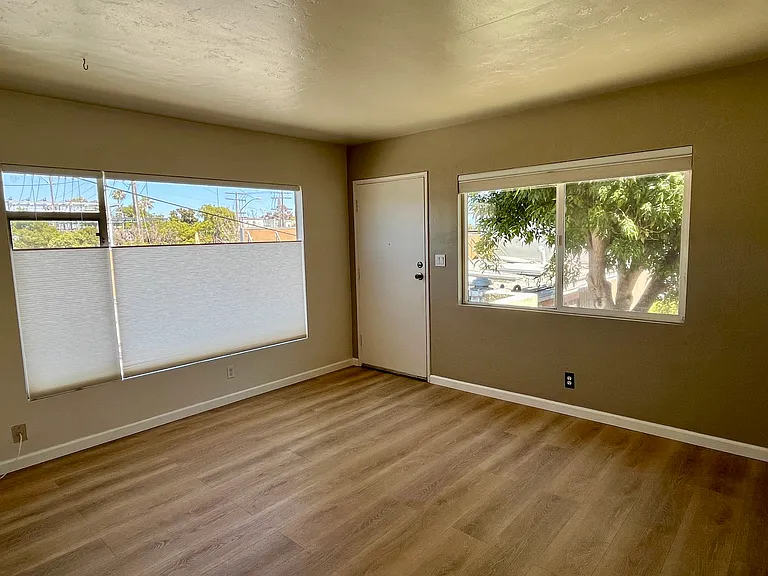 1570 Hornblend St — Photo 4
