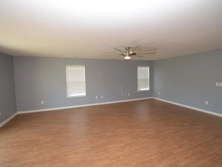 1141 Midtown Village Dr — Photo 8