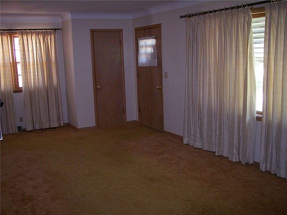 5th image of 112 Janice Dr NW