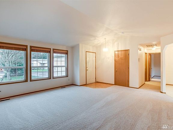 4th image of 20207 120th Street Ct E