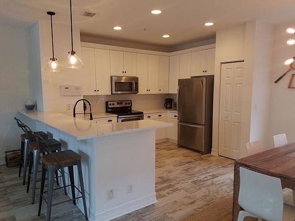 2nd image of 90 NW 3rd Ave #90