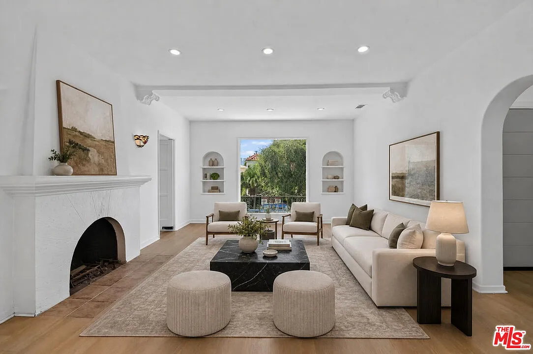 3 bed, 2.0 bath, 2000 sqft, $5,495 — Photo 1