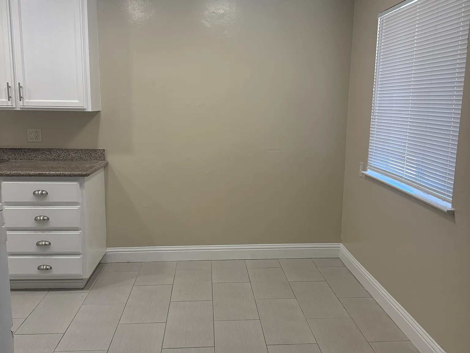 2 bed, 750 sqft, $2,300 — Photo 3