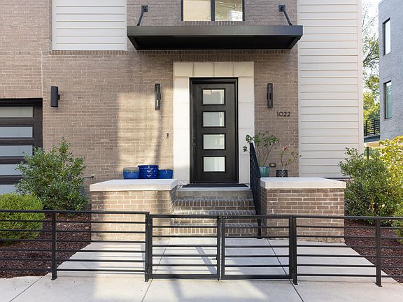3rd image of 1022 Manor Way #22