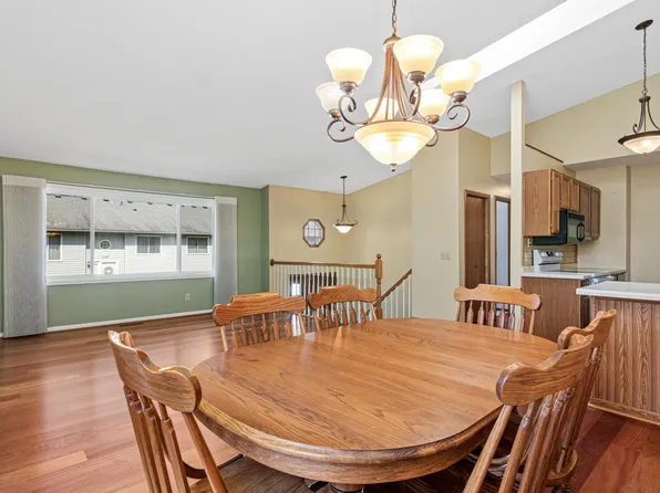 1314 Deercliff Ln, Eagan, MN 55123