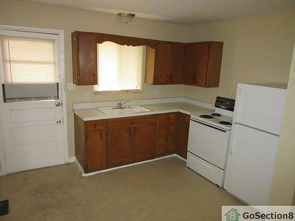 4th image of 2258 N Hawthorne Ln APT 2