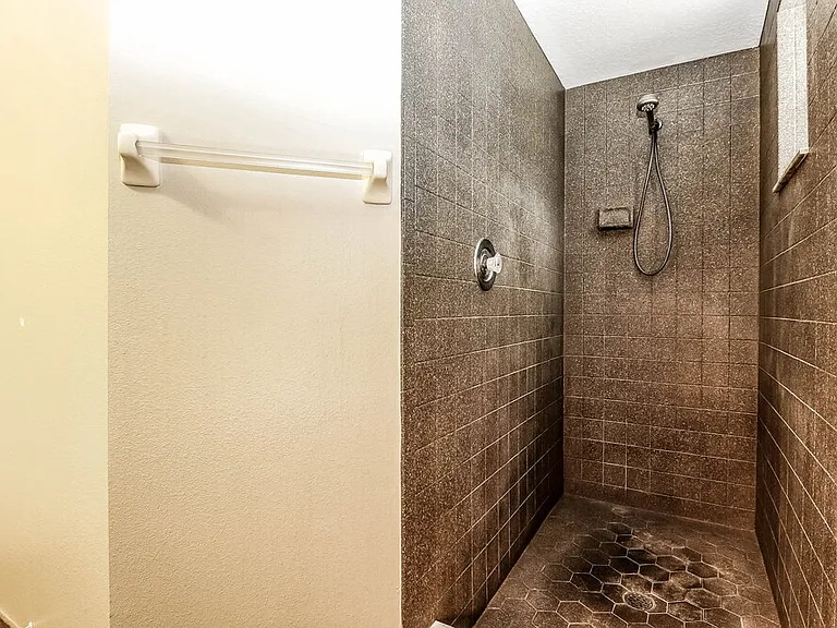 11479 Cavern Rd — Photo 13