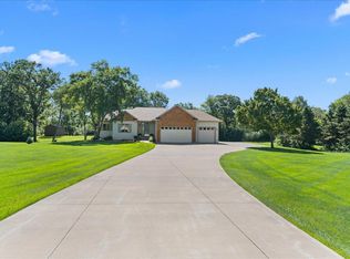 1195 64th St, Hudson, WI 54016